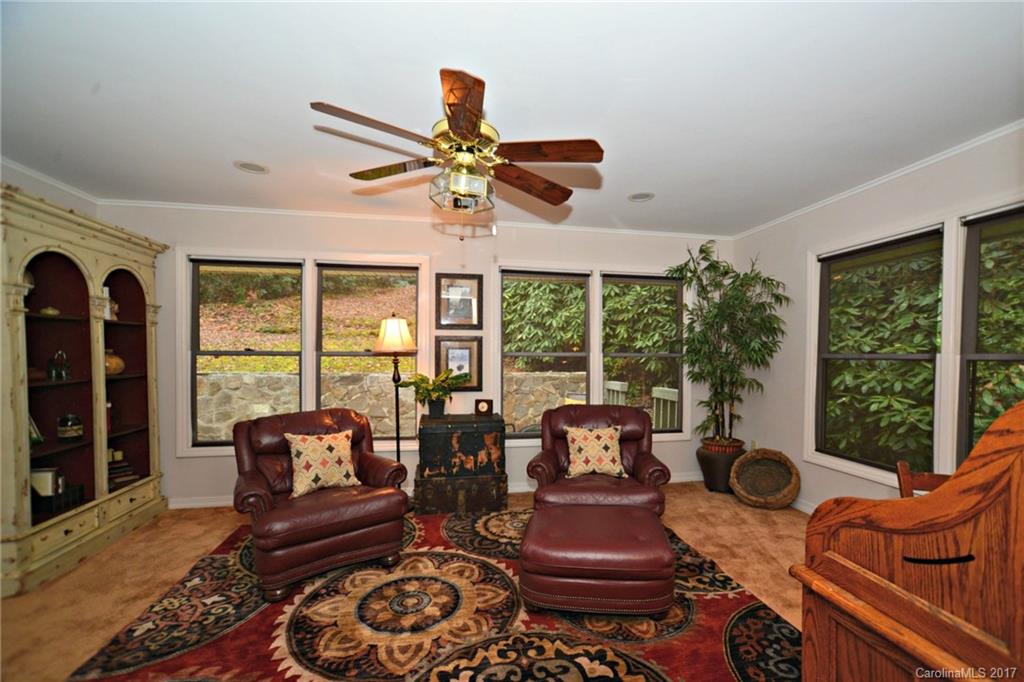 284 Forest Run Road Whittier, NC 28789 - Photo 7 of 24 Gallery Image 7