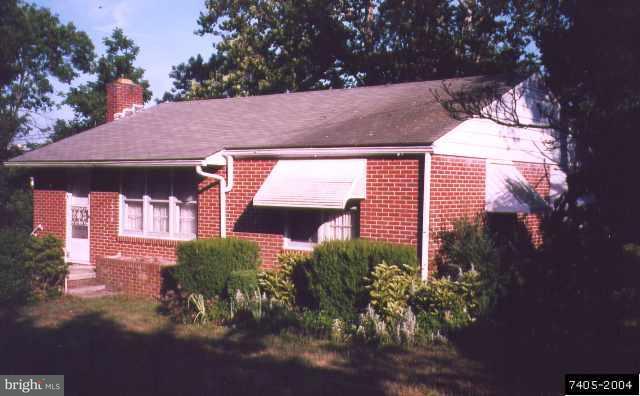 1310 Fairfield Road Gettysburg, PA 17325 - Photo 1 of 3 Gallery Image 1
