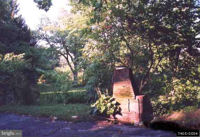 1310 Fairfield Road Gettysburg, PA 17325 - Photo 3 of 3 Gallery Image 3