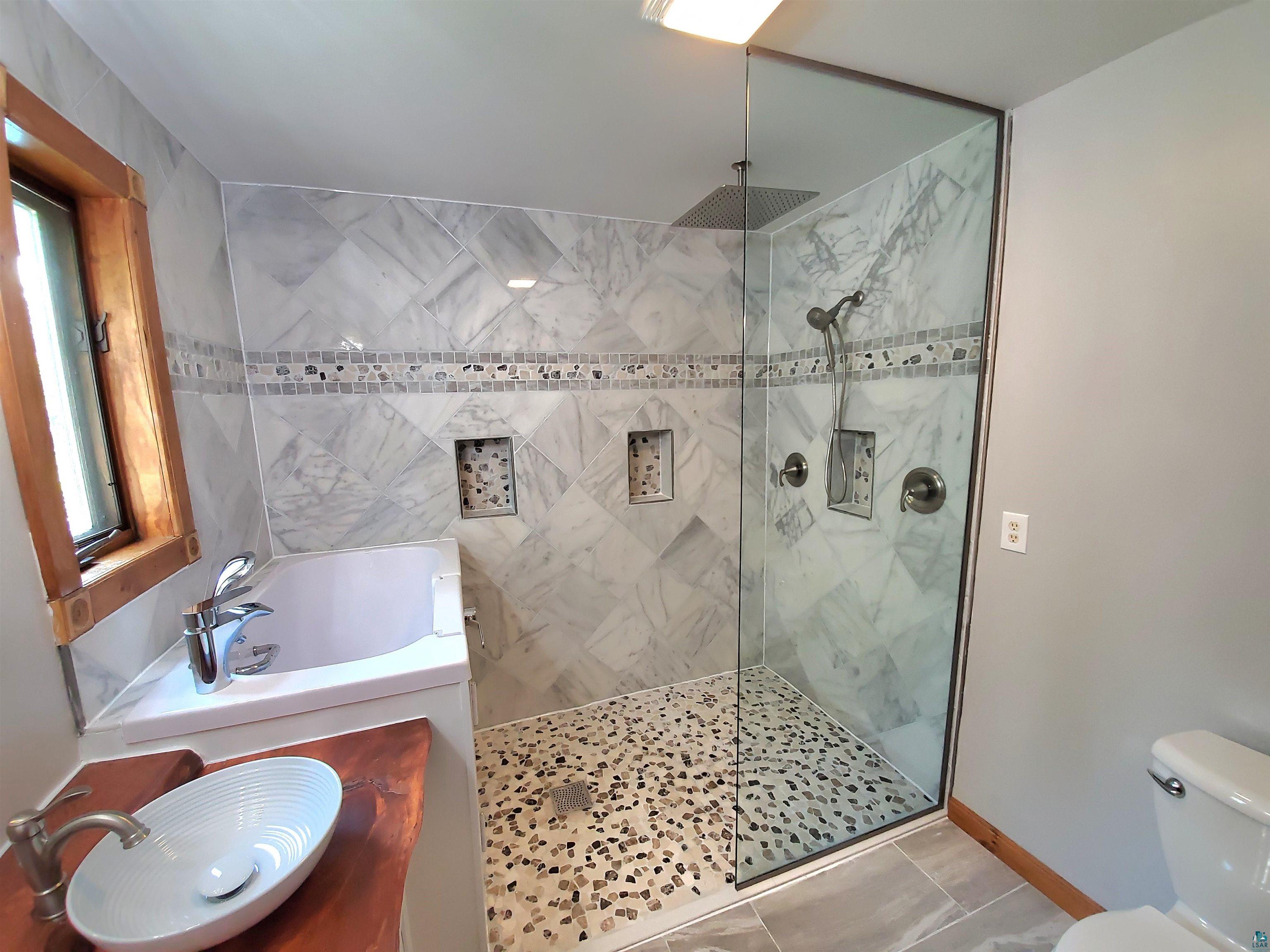 4279 Fayre Road Duluth, MN 55803 - Photo 16 of 46 Master Bathroom