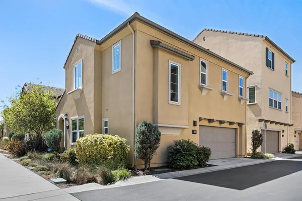 $1,348,000 | 38881 Photinia Place, Newark, CA 94560