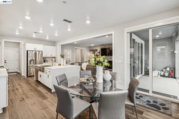 $945,000 | 2827 Irish Mdw Way, Lathrop, CA 95330