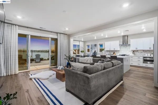 $945,000 | 2827 Irish Mdw Way, Lathrop, CA 95330