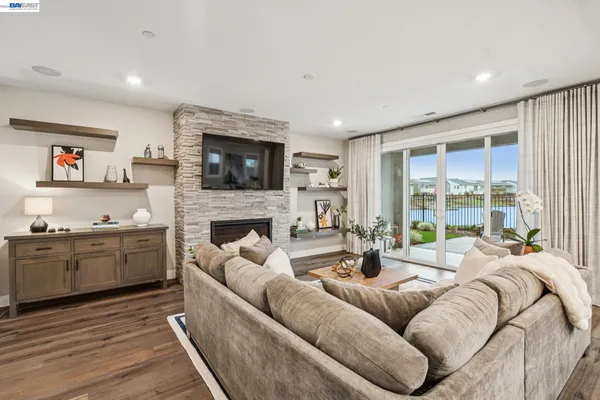 $945,000 | 2827 Irish Mdw Way, Lathrop, CA 95330