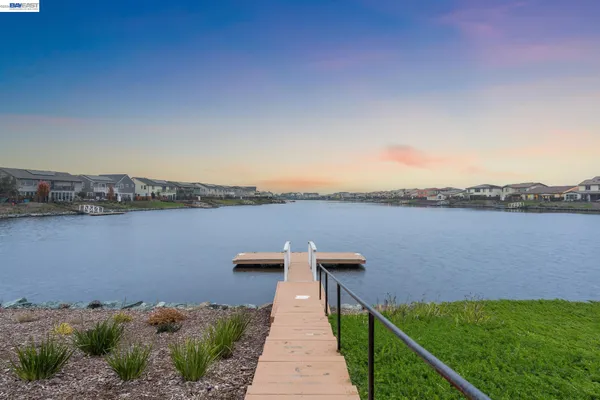 $945,000 | 2827 Irish Mdw Way, Lathrop, CA 95330