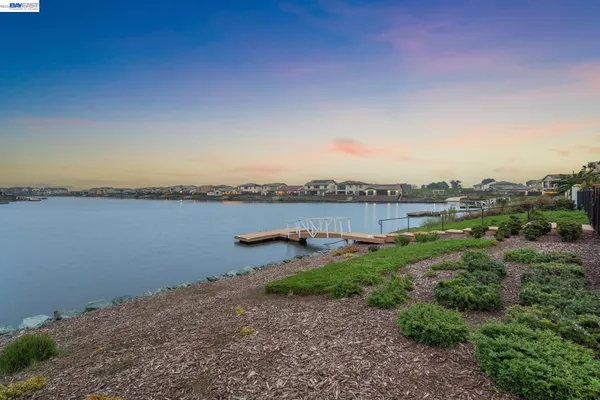 $945,000 | 2827 Irish Mdw Way, Lathrop, CA 95330