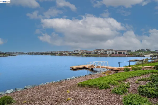 $945,000 | 2827 Irish Mdw Way, Lathrop, CA 95330