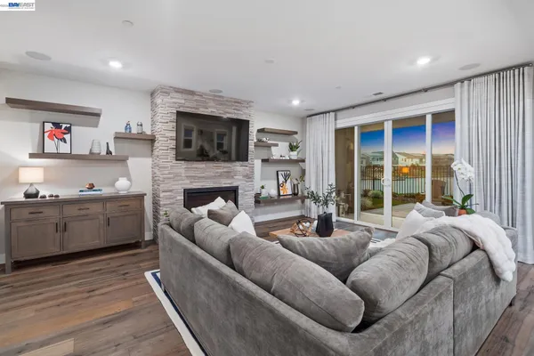 $945,000 | 2827 Irish Mdw Way, Lathrop, CA 95330