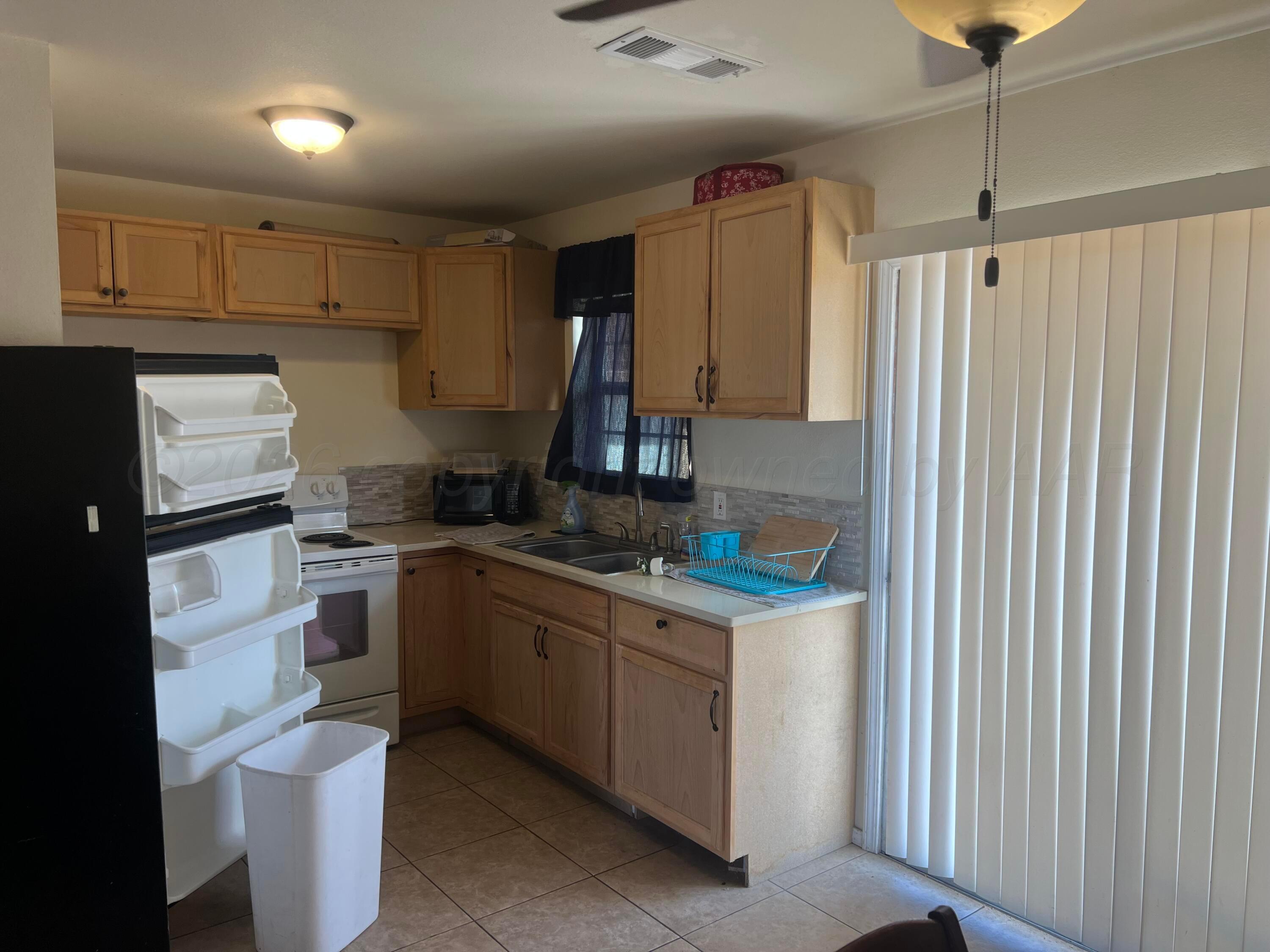 823 Latimer Street Borger, TX 79007 - Photo 7 of 33 823 Latimer St., Borger, TX