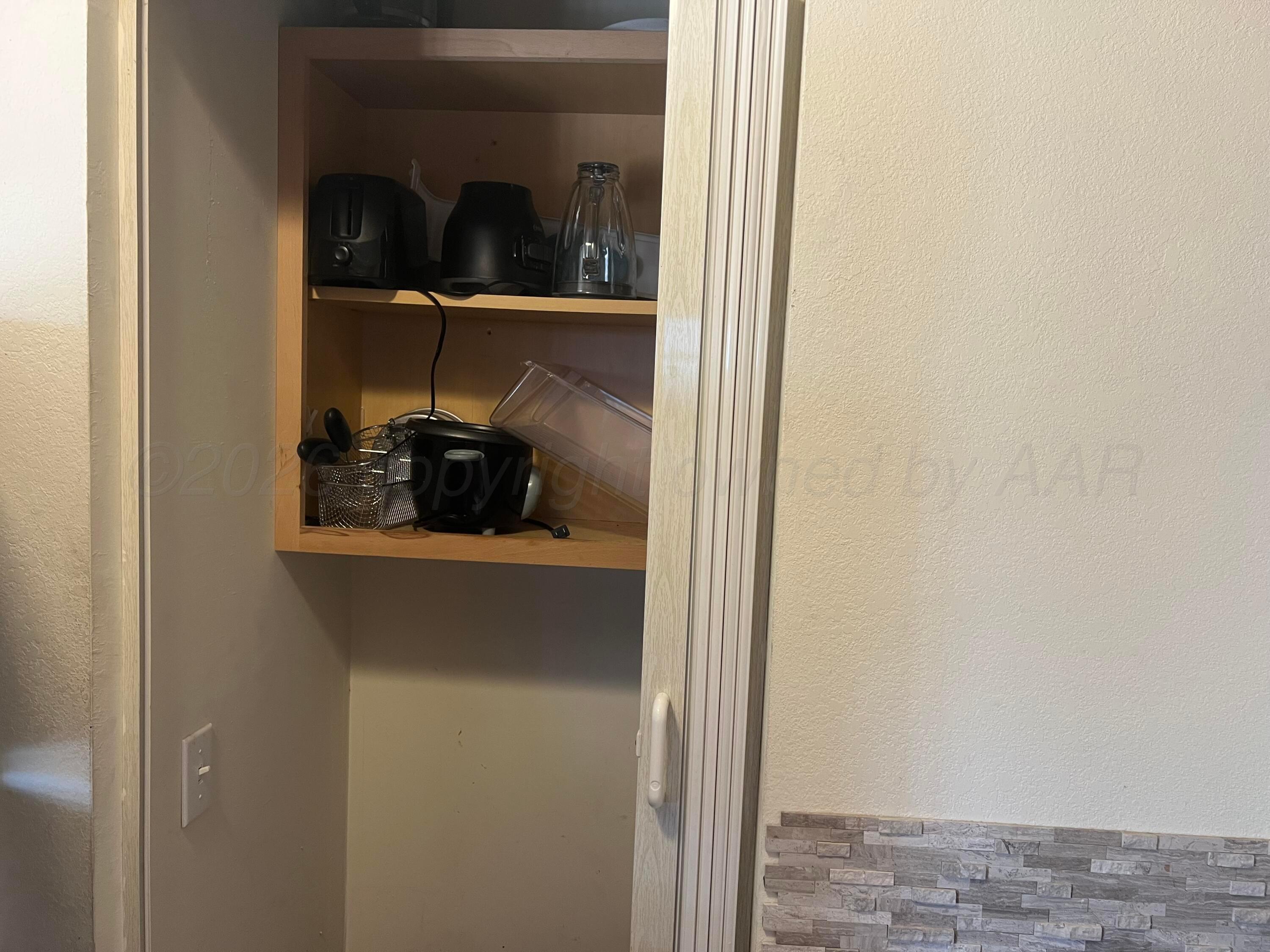 823 Latimer Street Borger, TX 79007 - Photo 8 of 33 823 Latimer St., Borger, TX