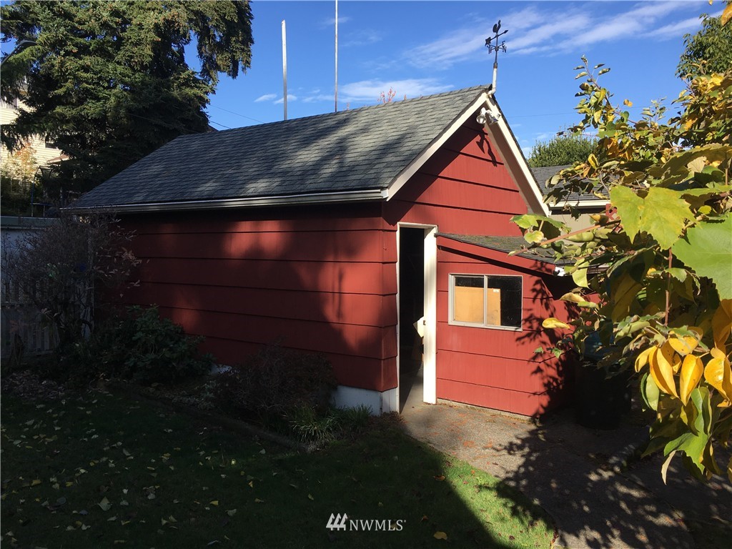 504 North 76th Street Seattle, WA 98103 - Photo 4 of 10