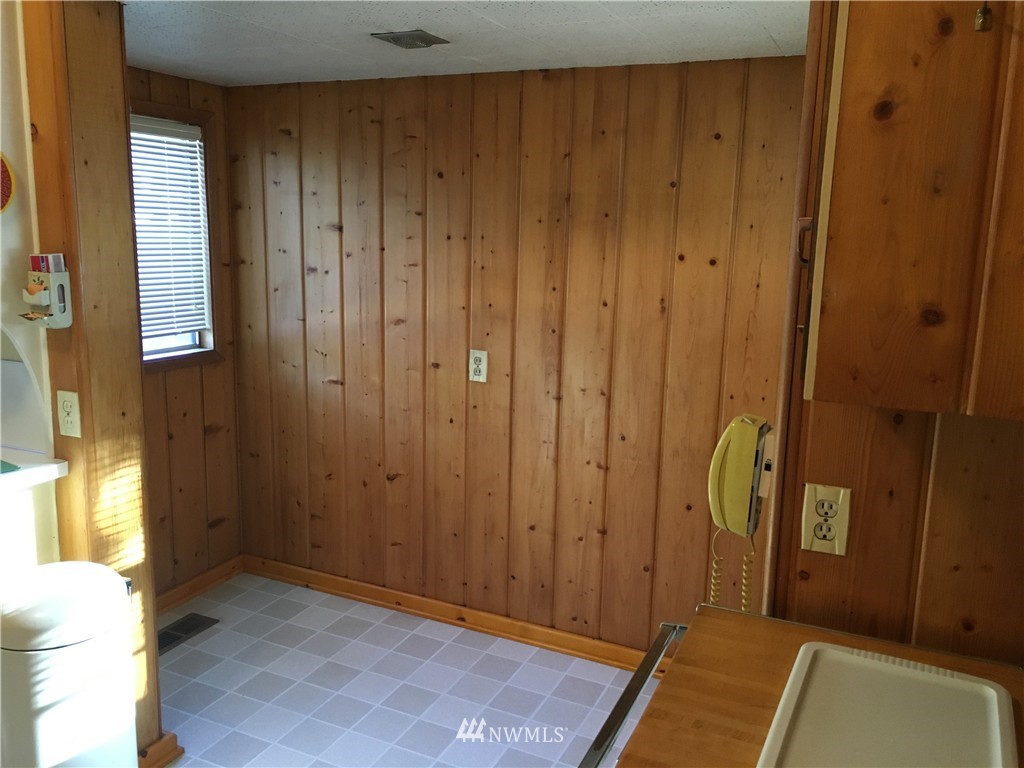 504 North 76th Street Seattle, WA 98103 - Photo 9 of 10