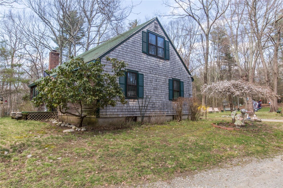 173 Howard Hill Road Foster, RI 02825 - Photo 5 of 31 Side View