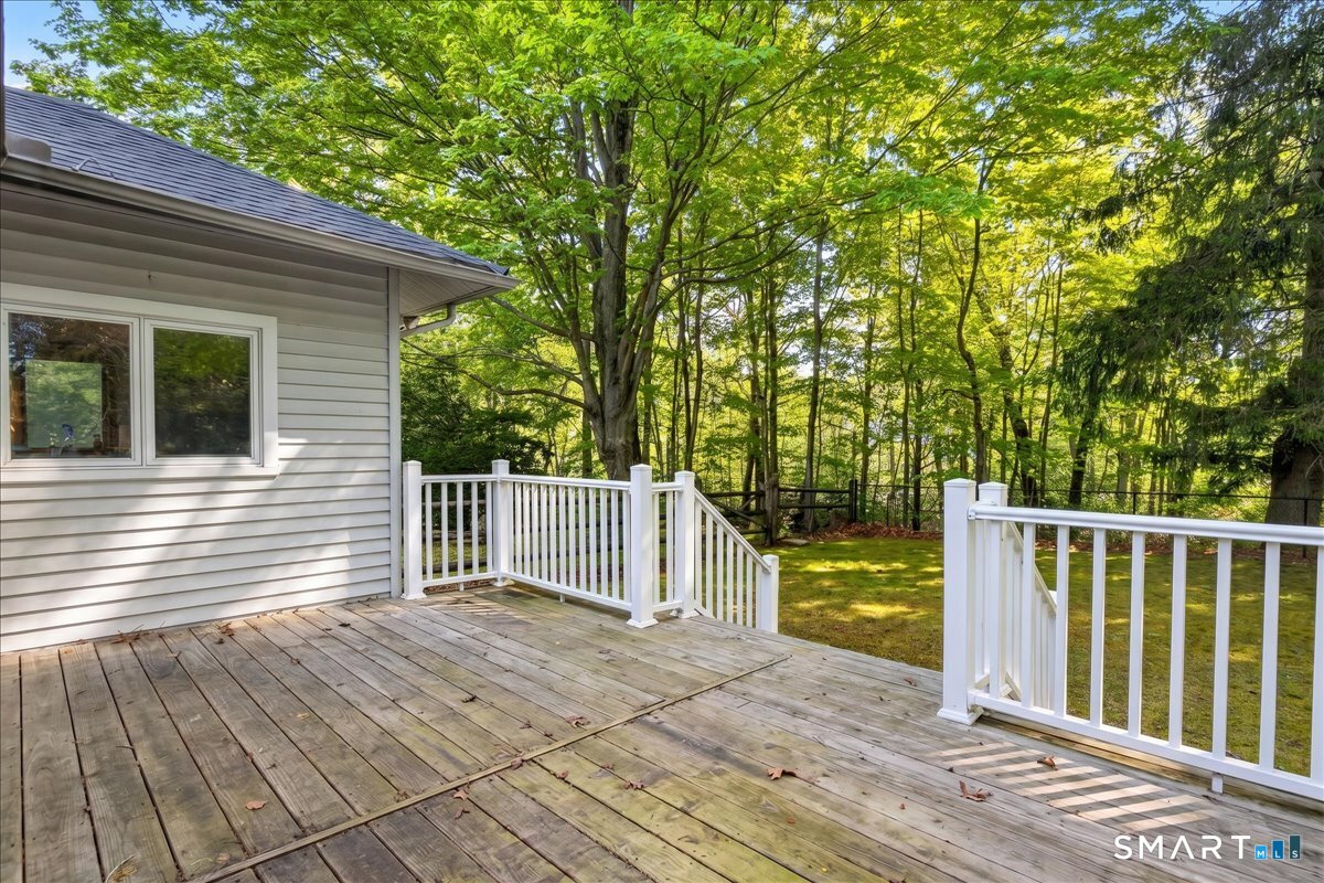 145 Liberty Street Clinton, CT 06413 - Photo 27 of 29