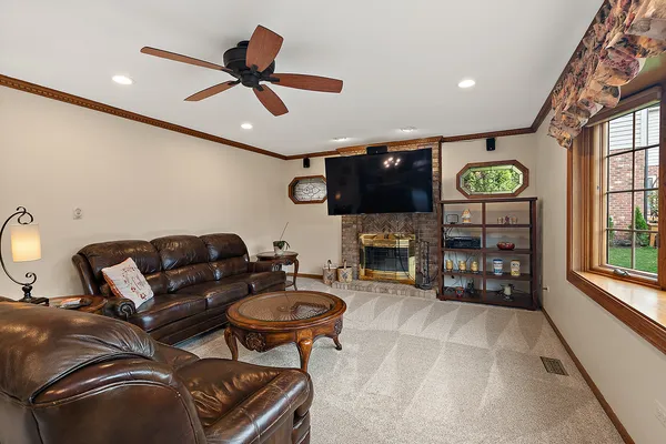 $650,000 | 10711 Landings Drive, Orland Park, IL 60467