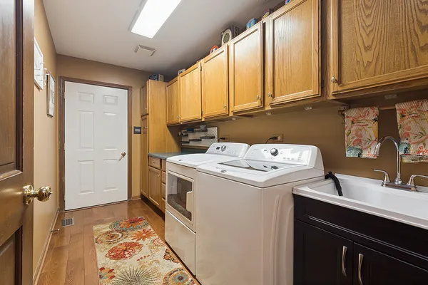 $650,000 | 10711 Landings Drive, Orland Park, IL 60467
