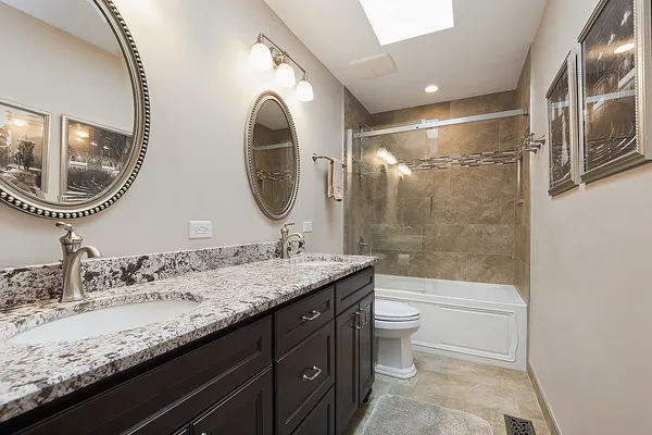 $650,000 | 10711 Landings Drive, Orland Park, IL 60467