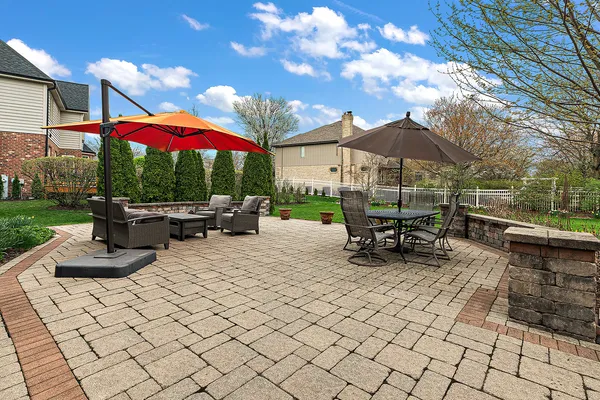 $650,000 | 10711 Landings Drive, Orland Park, IL 60467