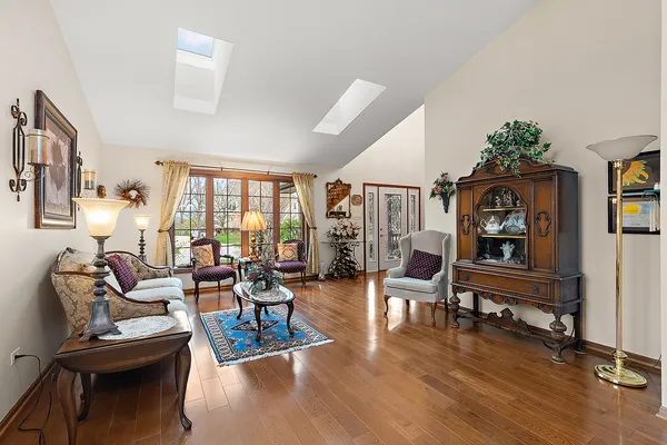 $650,000 | 10711 Landings Drive, Orland Park, IL 60467
