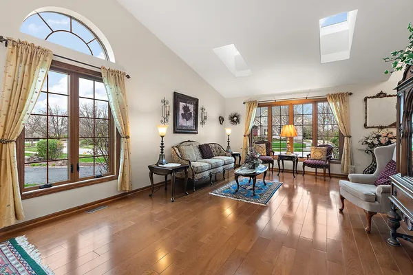 $650,000 | 10711 Landings Drive, Orland Park, IL 60467