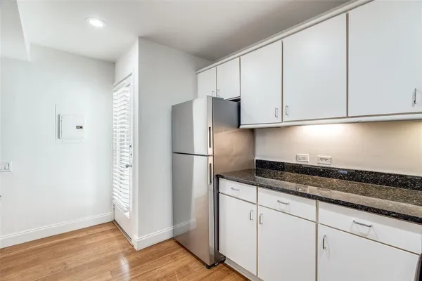 $2,050 | 4242 Buena Vista Street, Unit 10, Dallas, TX 75205