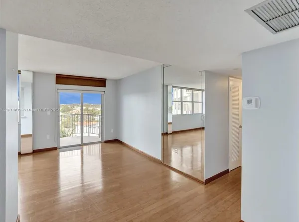 $2,900 | 11930 North Bayshore Drive, Unit 601, North Miami, FL 33181