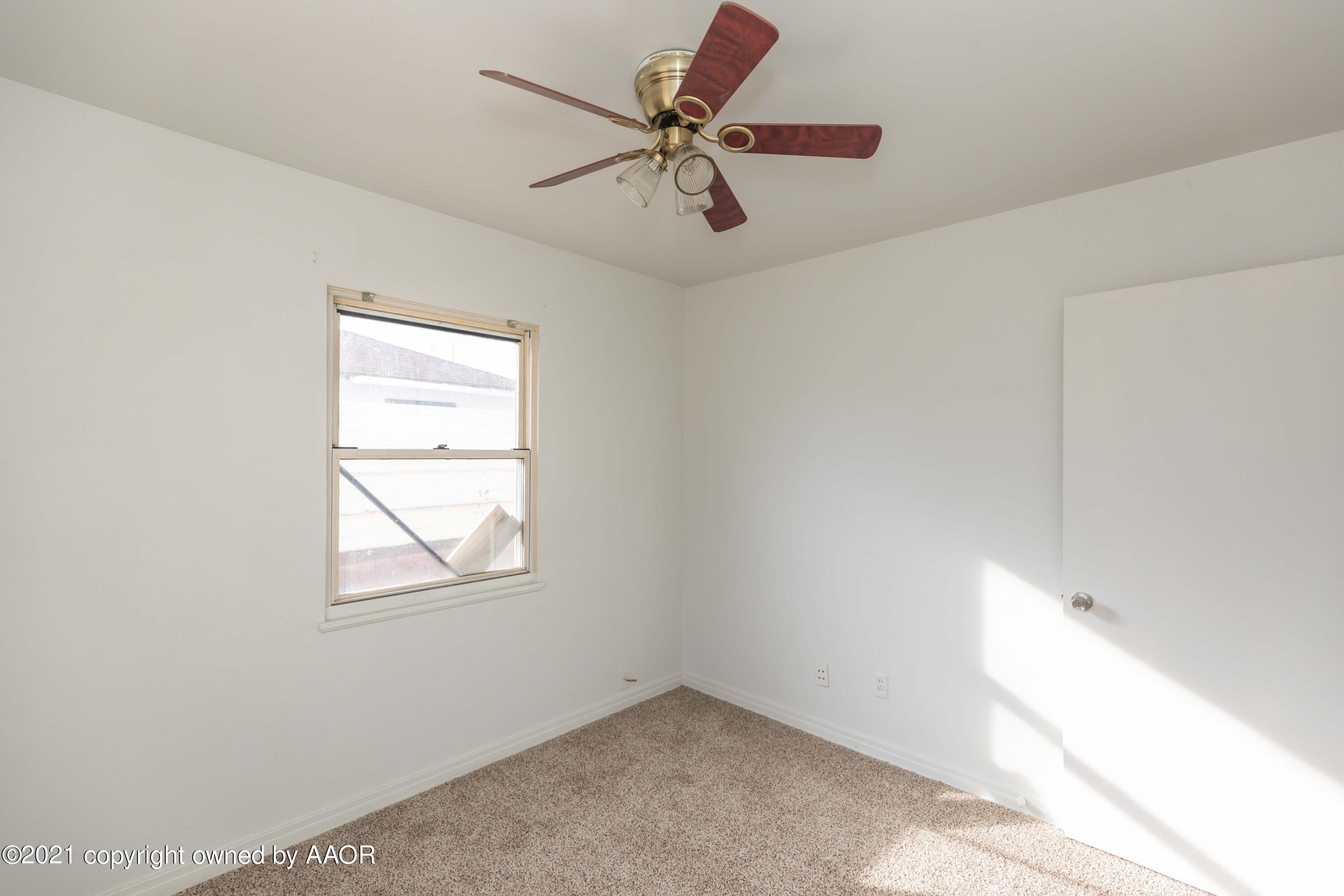 4433 Crockett Street Amarillo, TX 79110 - Photo 22 of 28 BEDROOM 2