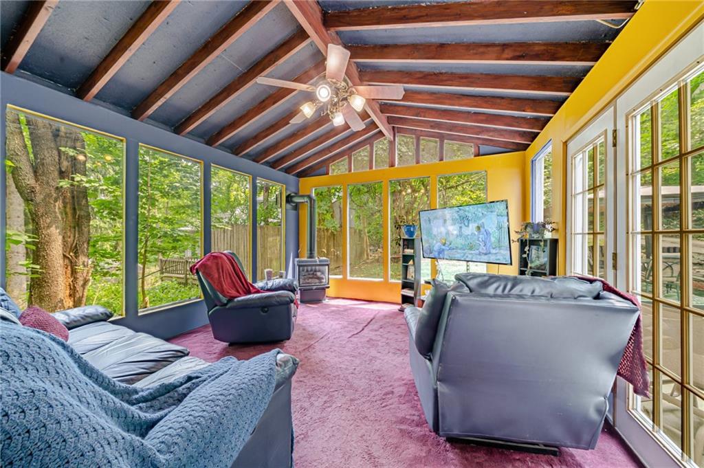 2904 Laketon Road Pittsburgh, PA 15235 - Photo 14 of 37 Great Room
