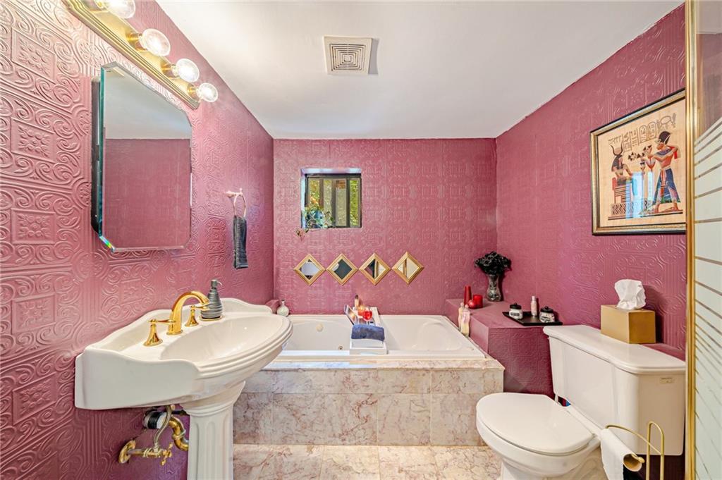 2904 Laketon Road Pittsburgh, PA 15235 - Photo 25 of 37 2nd floor bath