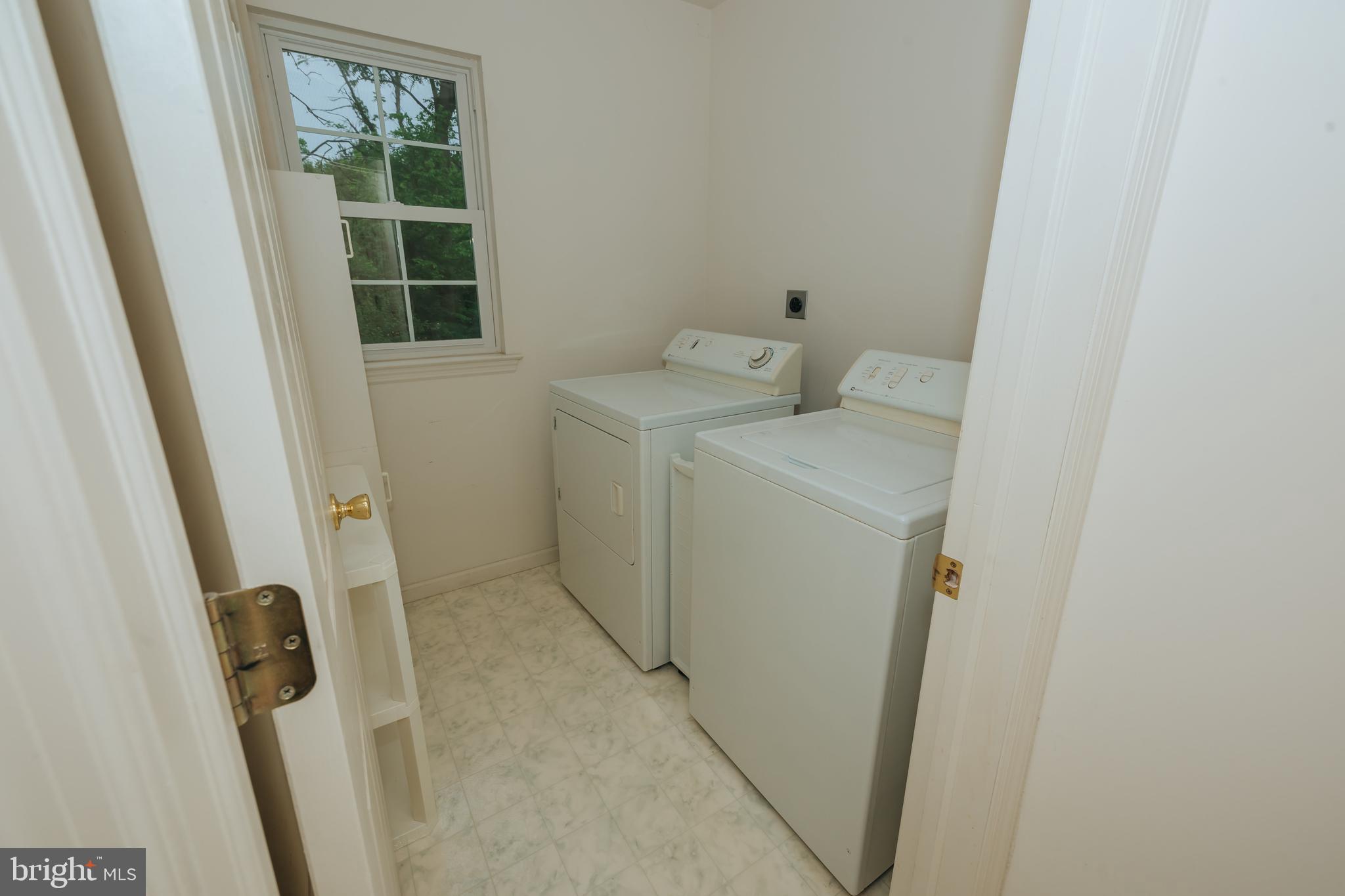 126 Bainbridge Circle Reading, PA 19608 - Photo 6 of 41