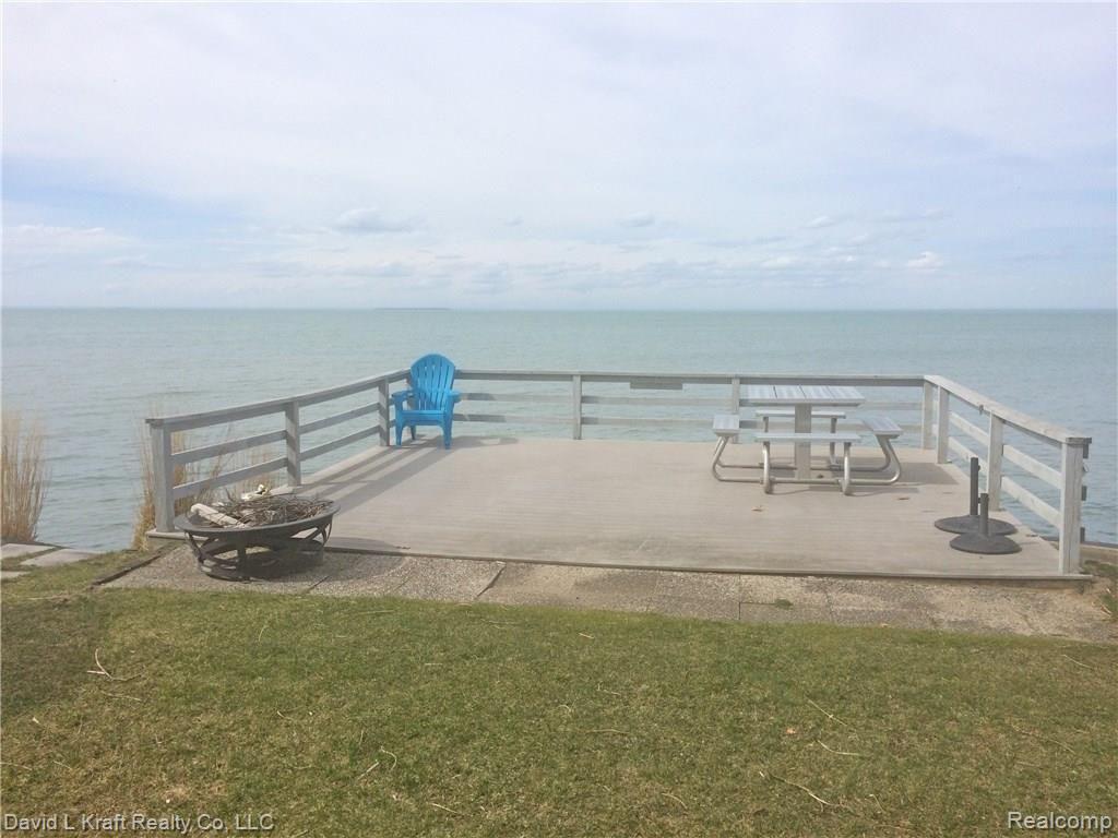 8592 Crescent Beach Road Pigeon, MI 48755 - Photo 18 of 20 8592CrescentBeachDeck.jpg