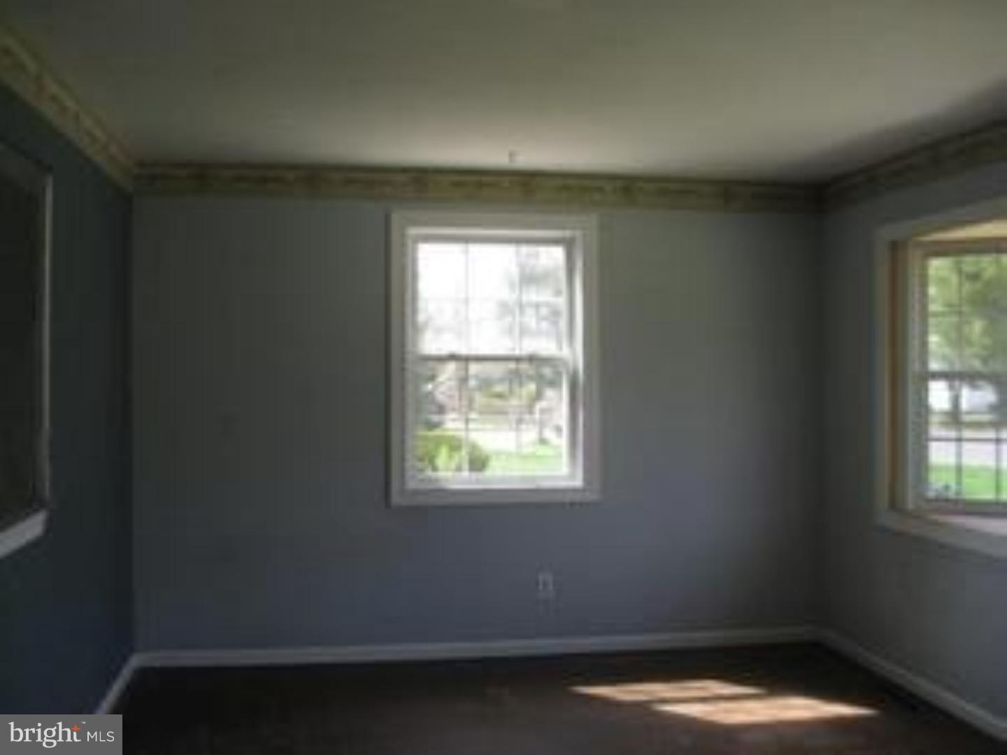 115 Estates Road Pine Hill, NJ 08021 - Photo 4 of 10