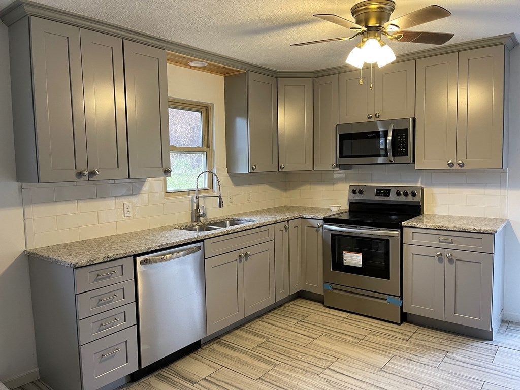104 Cliffview Road Galax, VA 24333 - Photo 10 of 11 Gallery Image 10
