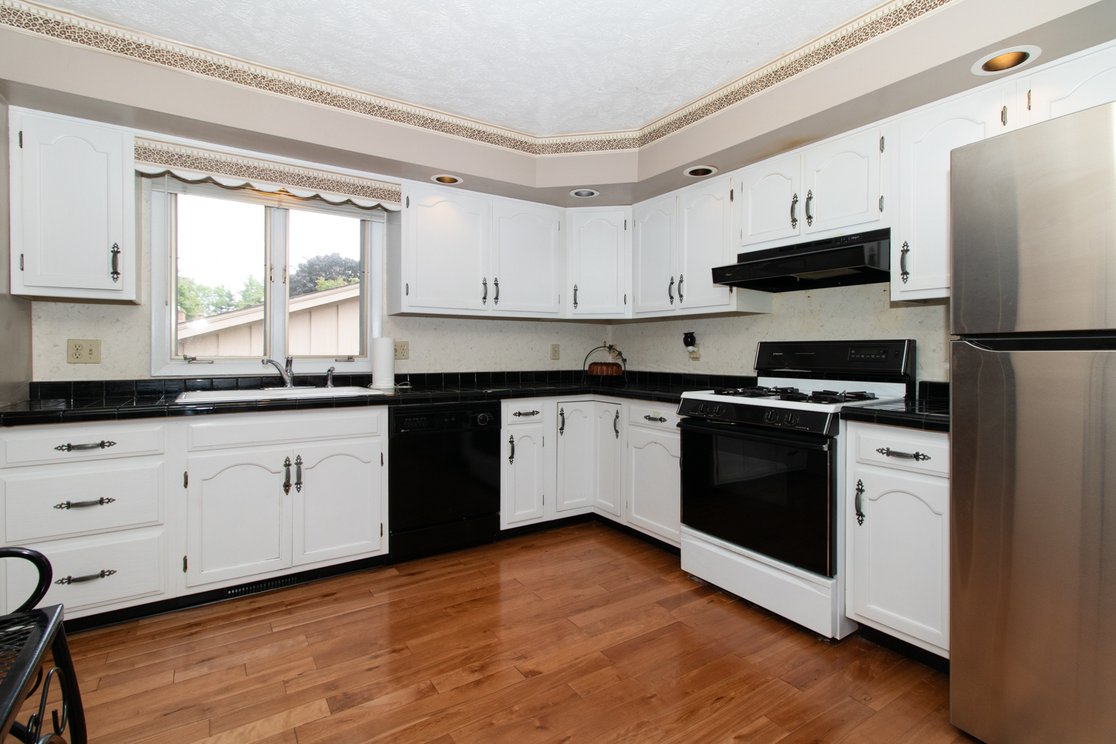 207 South Hershey Road Bloomington, IL 61704 - Photo 15 of 45