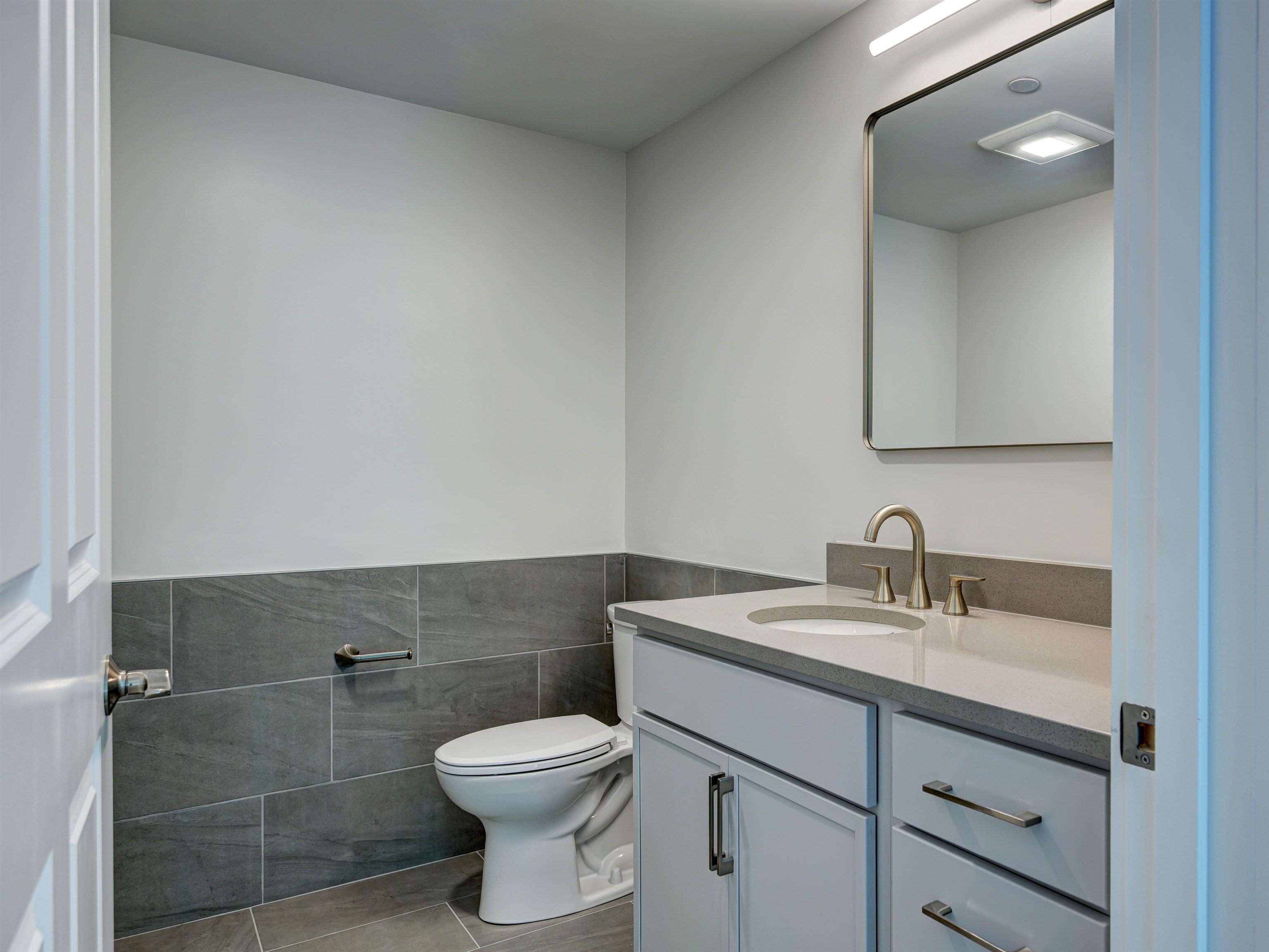 2059 Lafayette Road, Unit 204 Portsmouth, NH 03801 - Photo 32 of 36