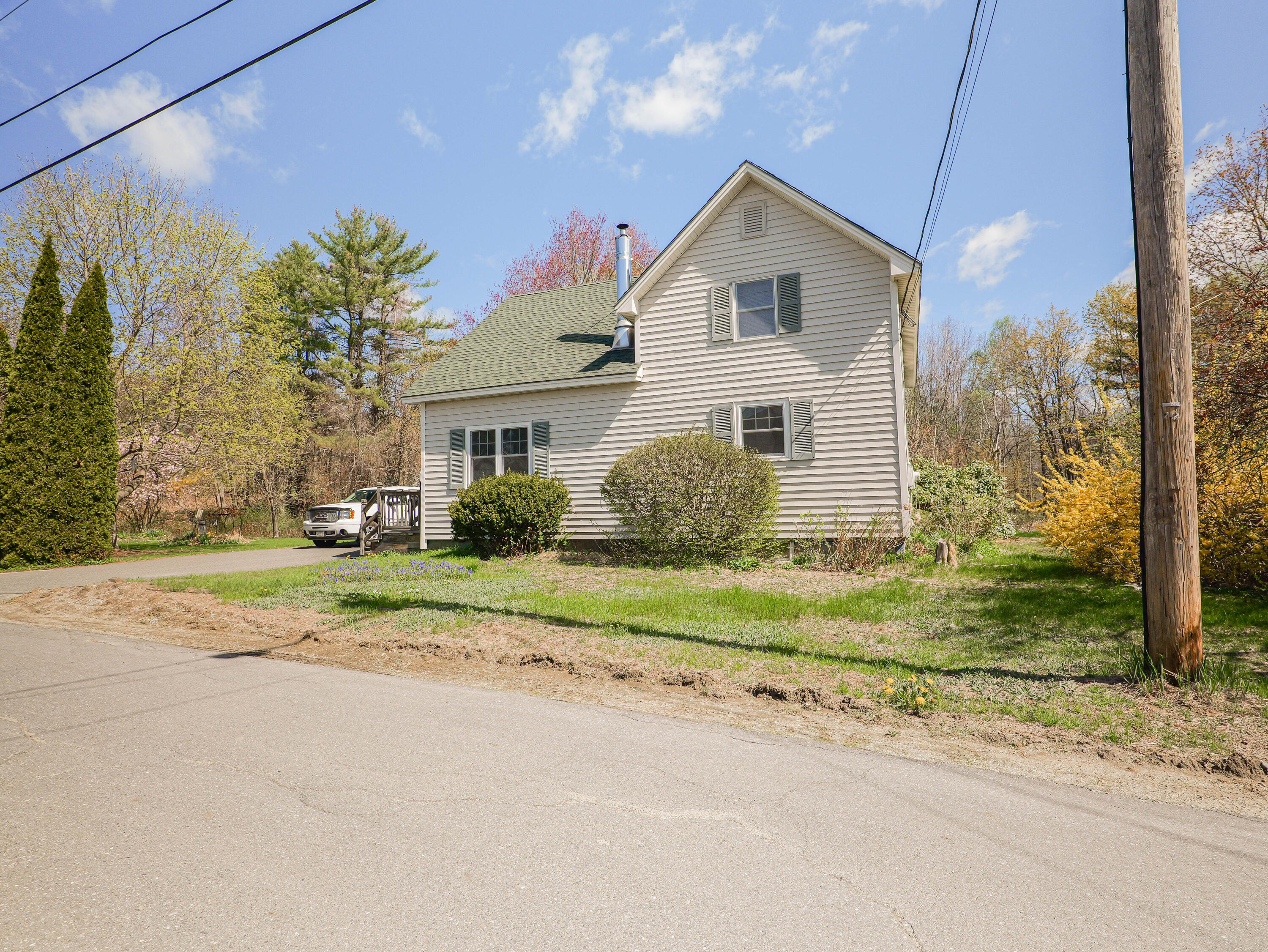 4 Nye Road Hallowell, ME 04347 - Photo 3 of 42 4 Nye Fin-3