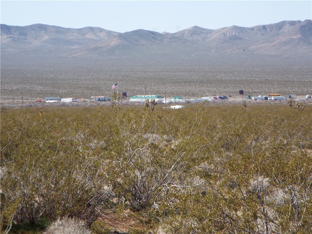19557 North Wright Road Willow Beach, AZ 86445 - Photo 2 of 9 a view of an ocean