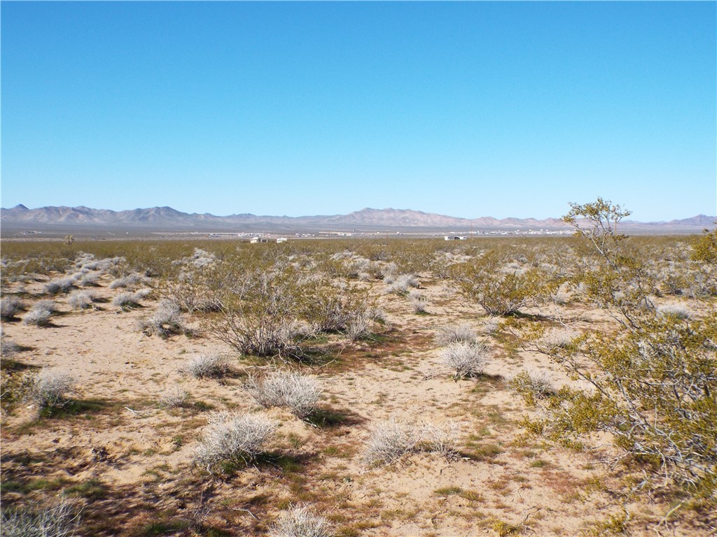 19557 North Wright Road Willow Beach, AZ 86445 - Photo 4 of 9 a view of lake and mountain