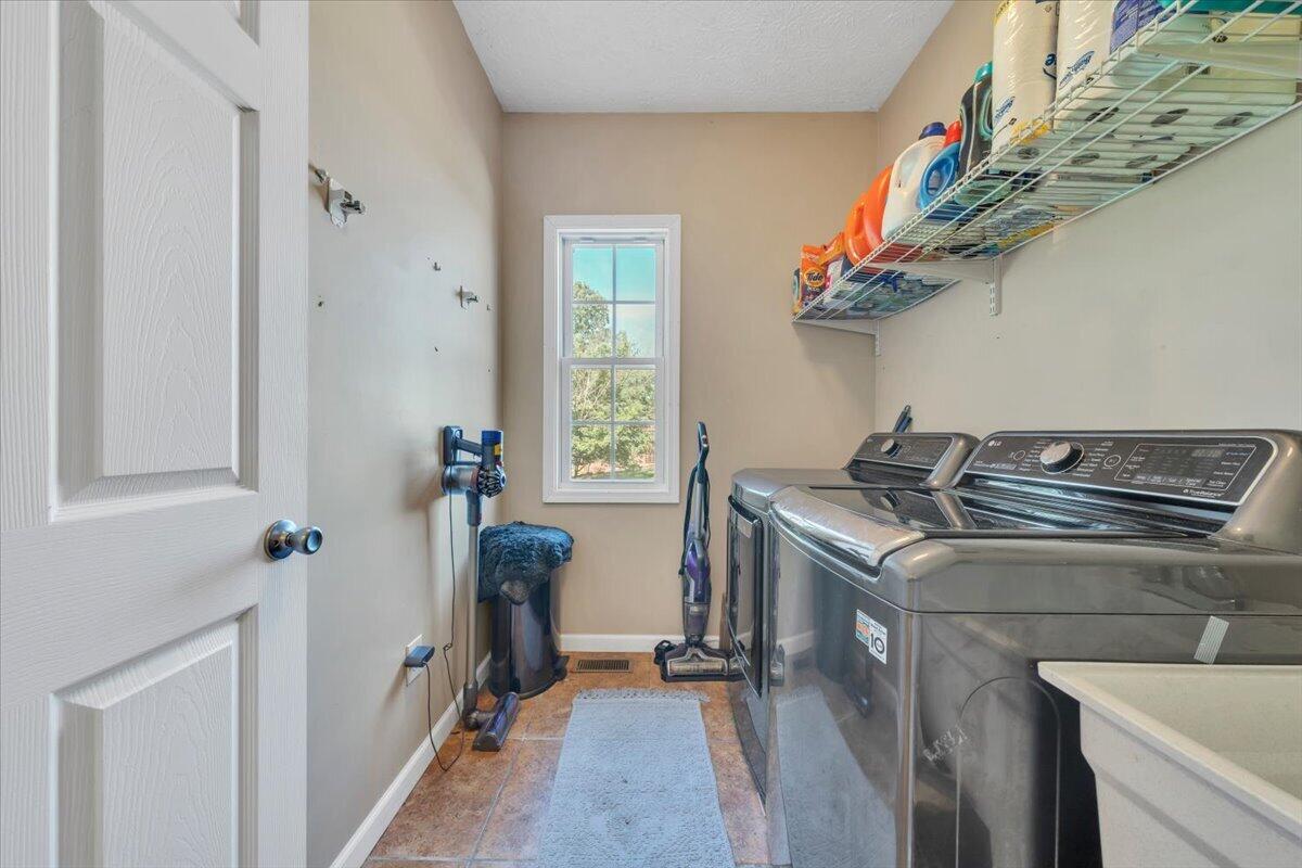 315 Horseshoe Farm Road Pembroke, VA 24136 - Photo 35 of 54 37-MIB06881