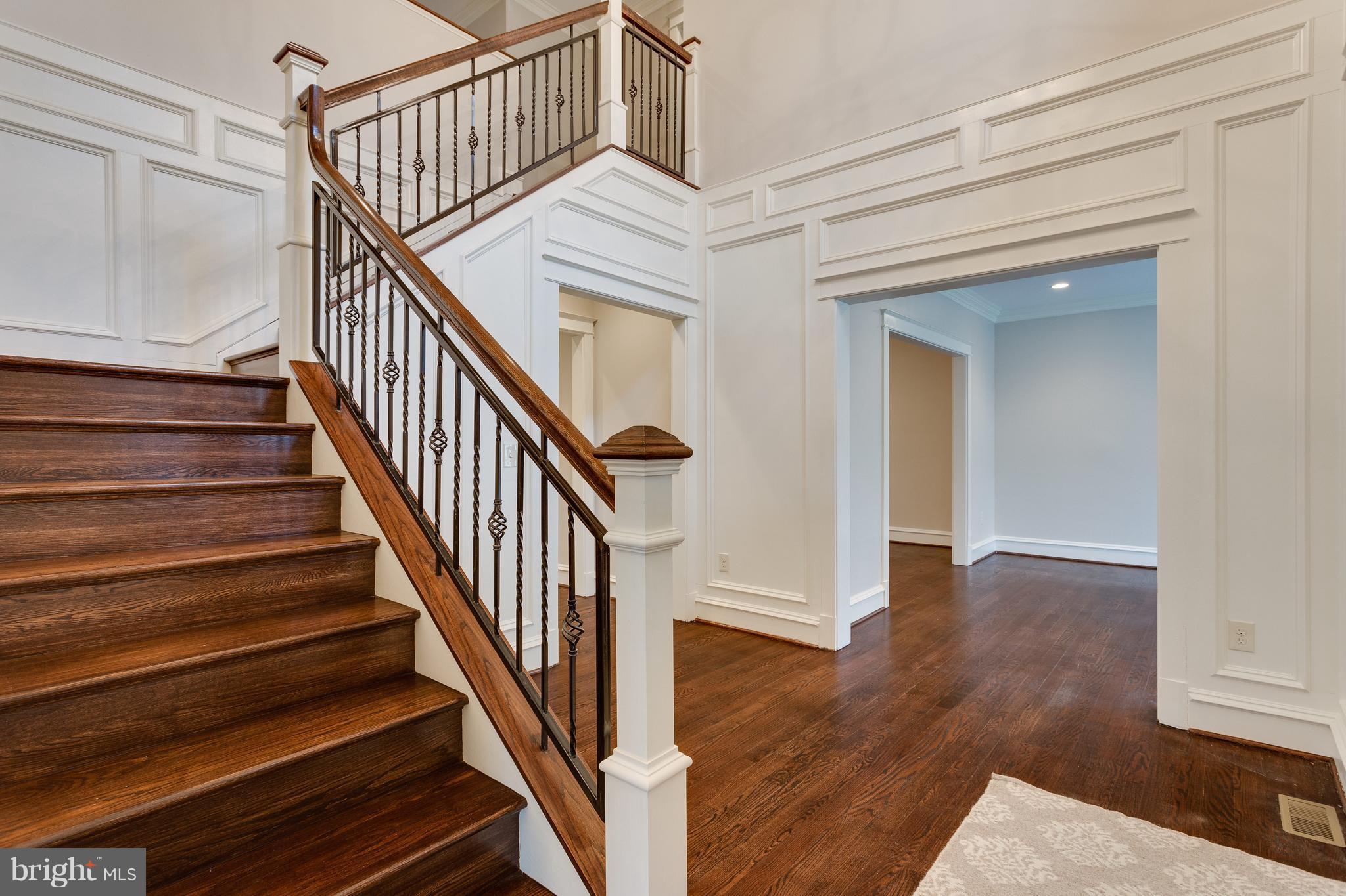 2541 Military Road Arlington, VA 22207 - Photo 2 of 30 Interior (General)