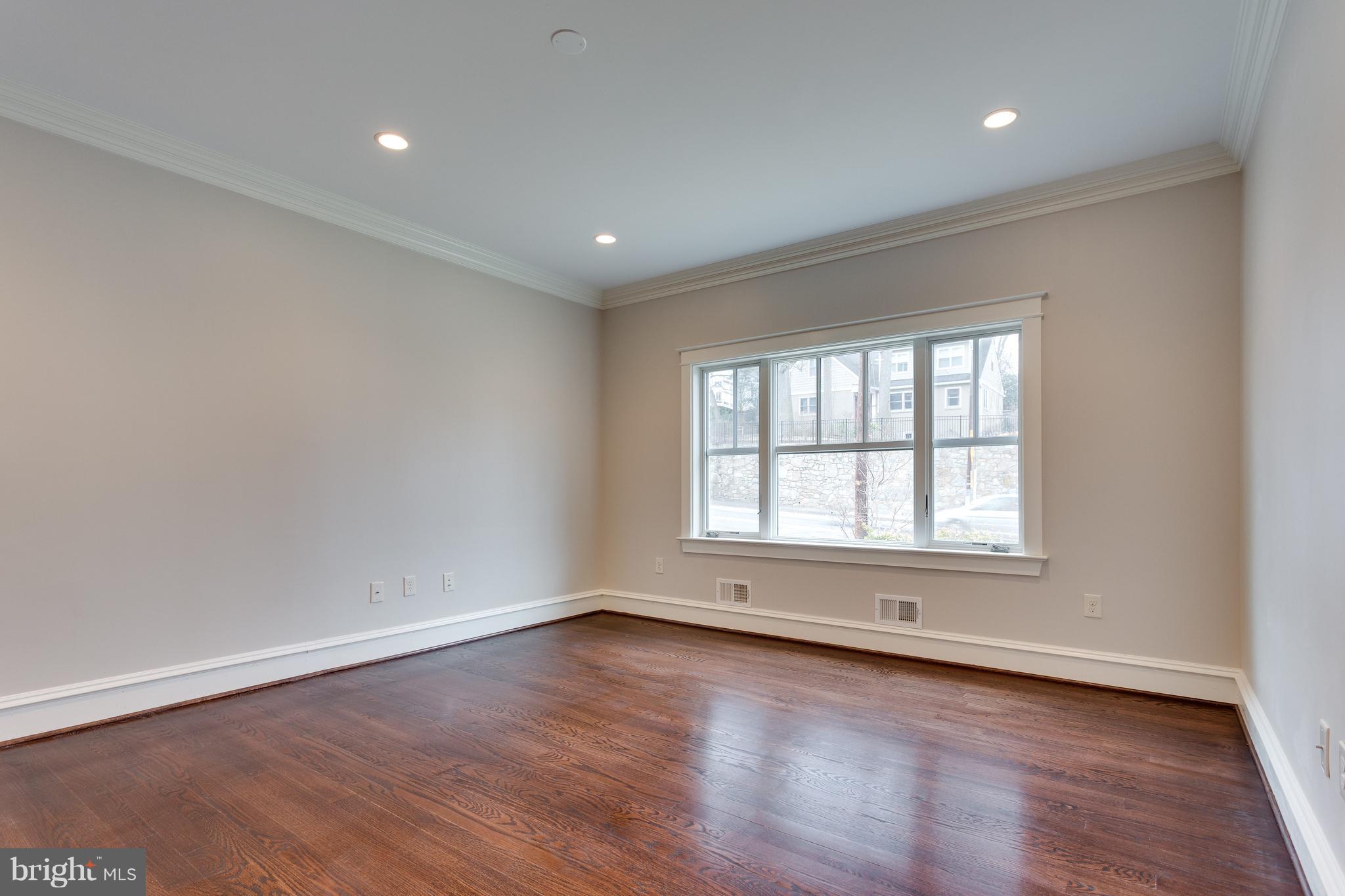 2541 Military Road Arlington, VA 22207 - Photo 7 of 30 Dining Room