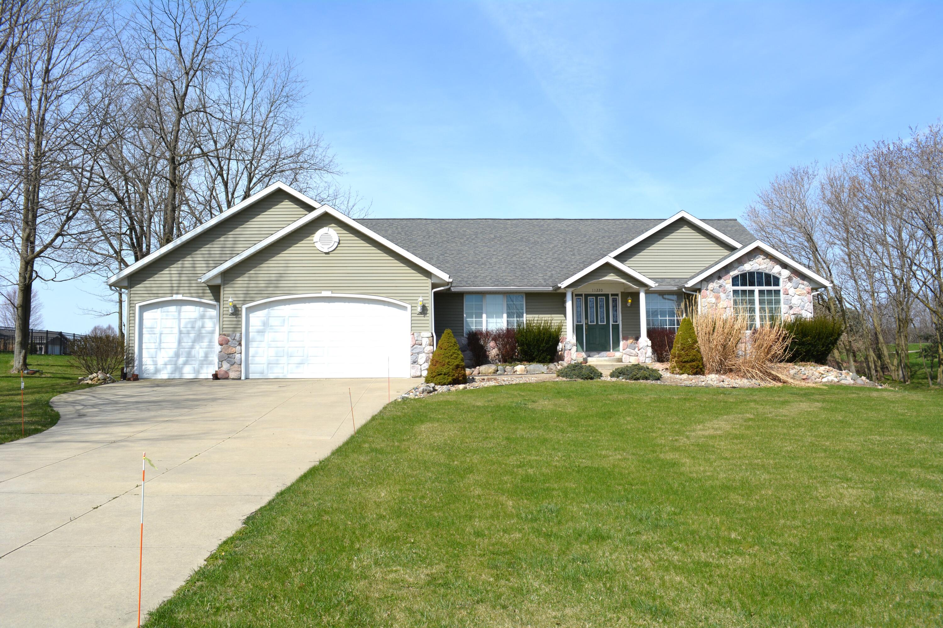 11220 Hankerd Road Pleasant Lake, MI 49272 - Photo 3 of 10 3