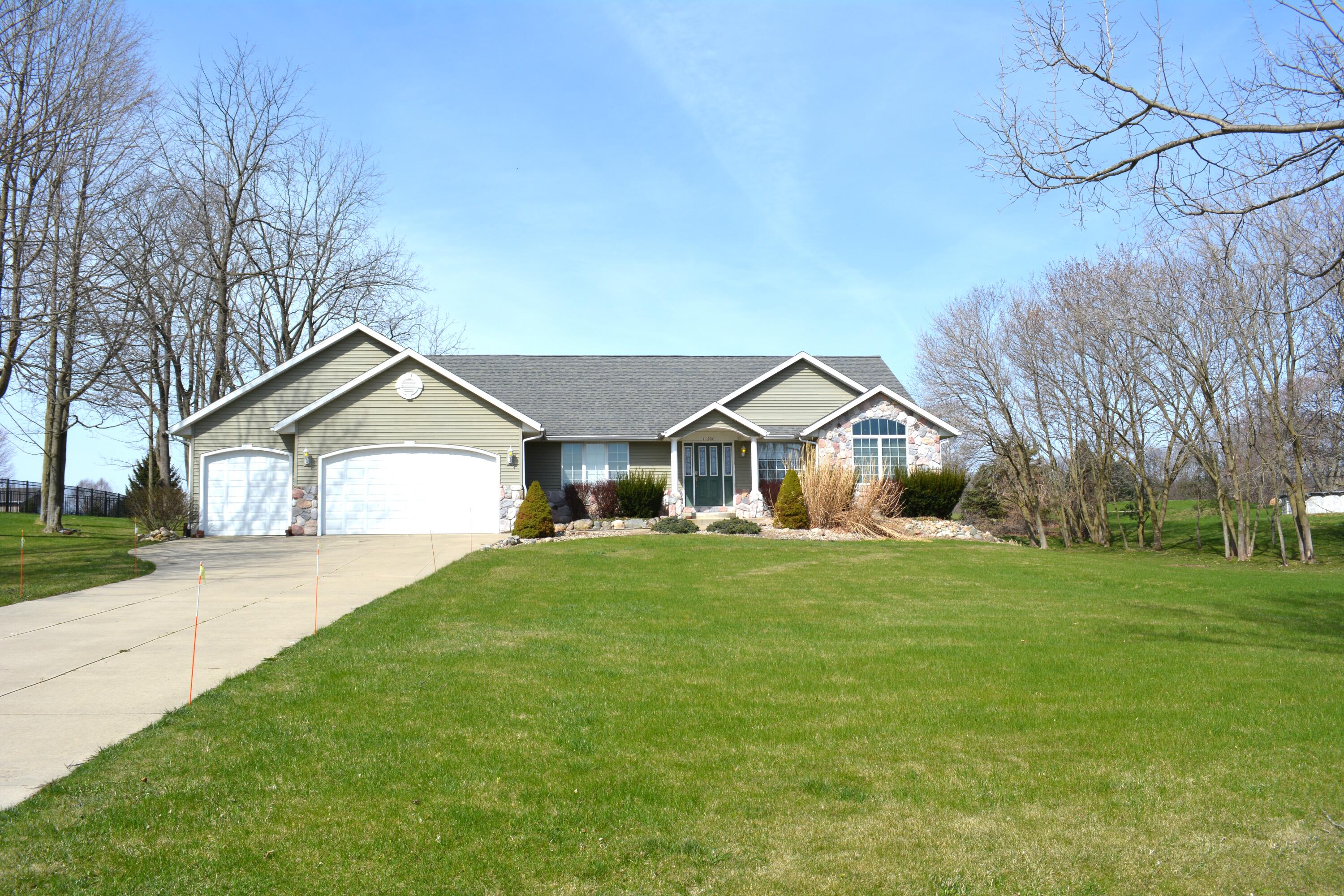 11220 Hankerd Road Pleasant Lake, MI 49272 - Photo 4 of 10 4