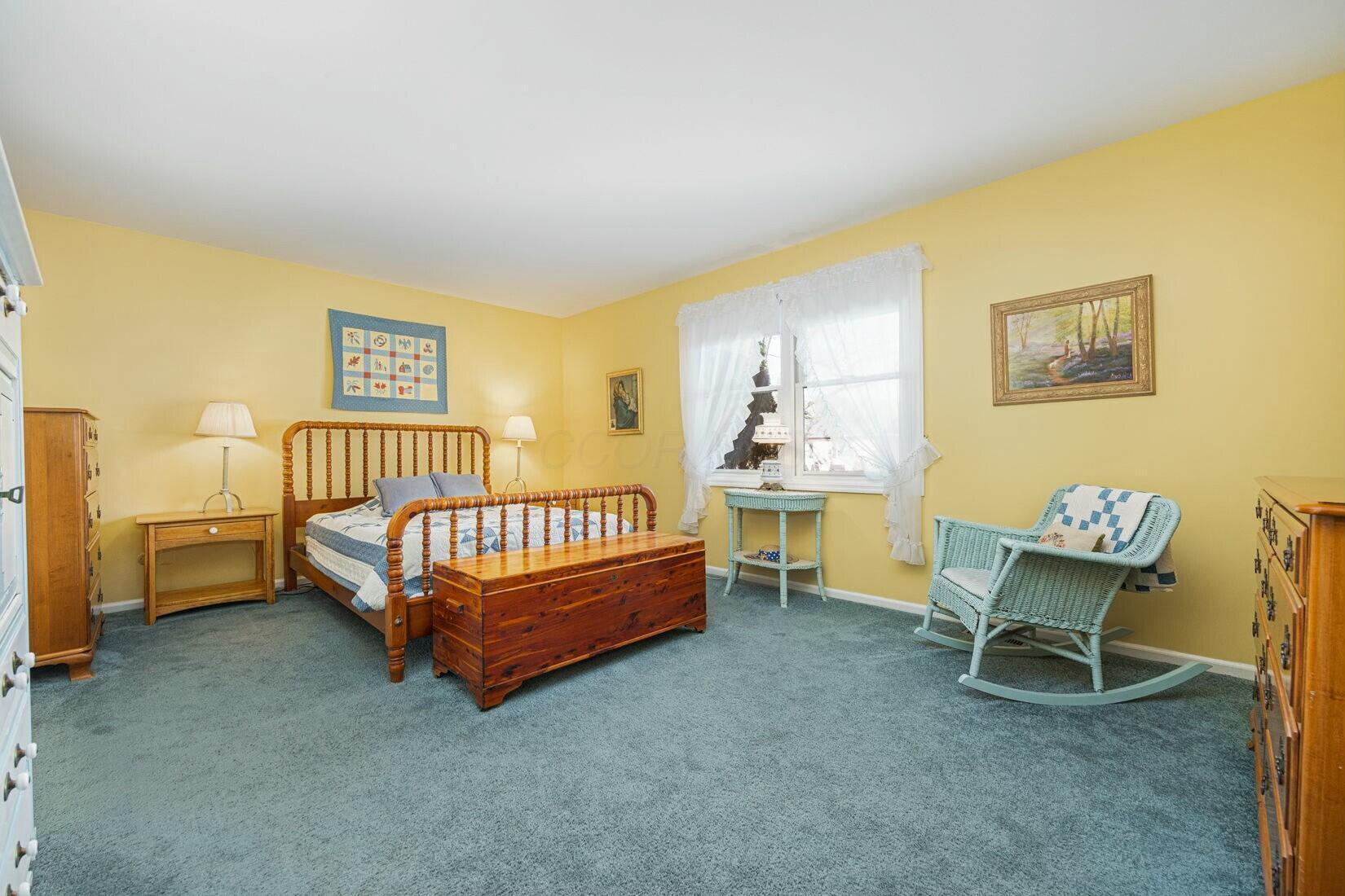 4446 Dublin Road Columbus, OH 43221 - Photo 18 of 62 1st floor primary suite