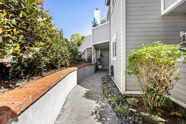 $895,000 | 2168 South Coast Highway, Oceanside, CA 92054