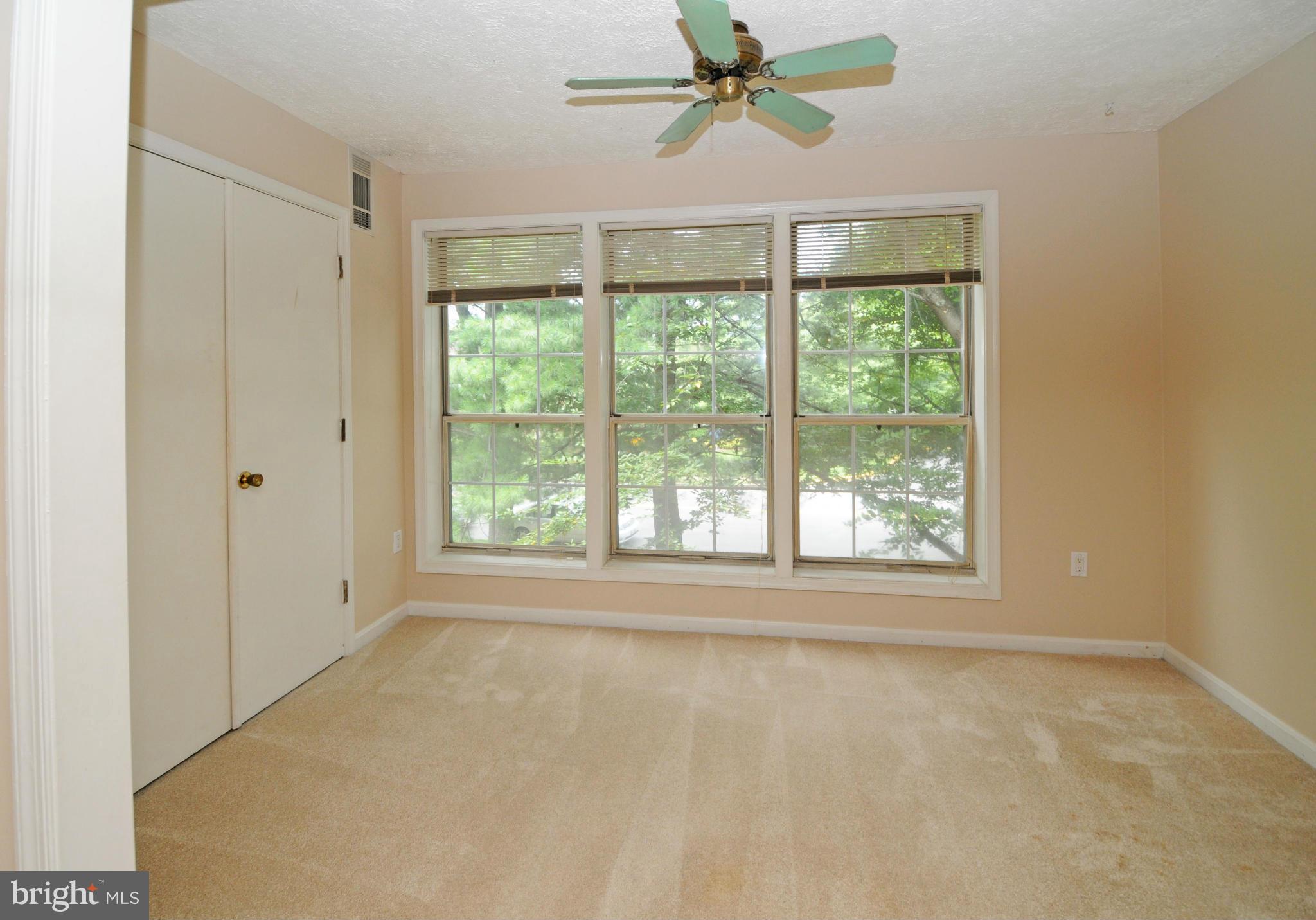 10125 Oakton Terrace Road, Unit 10125 Oakton, VA 22124 - Photo 15 of 30 DEN, HOME OFFICE, OR SUNROOM; DECK TO RIGHT