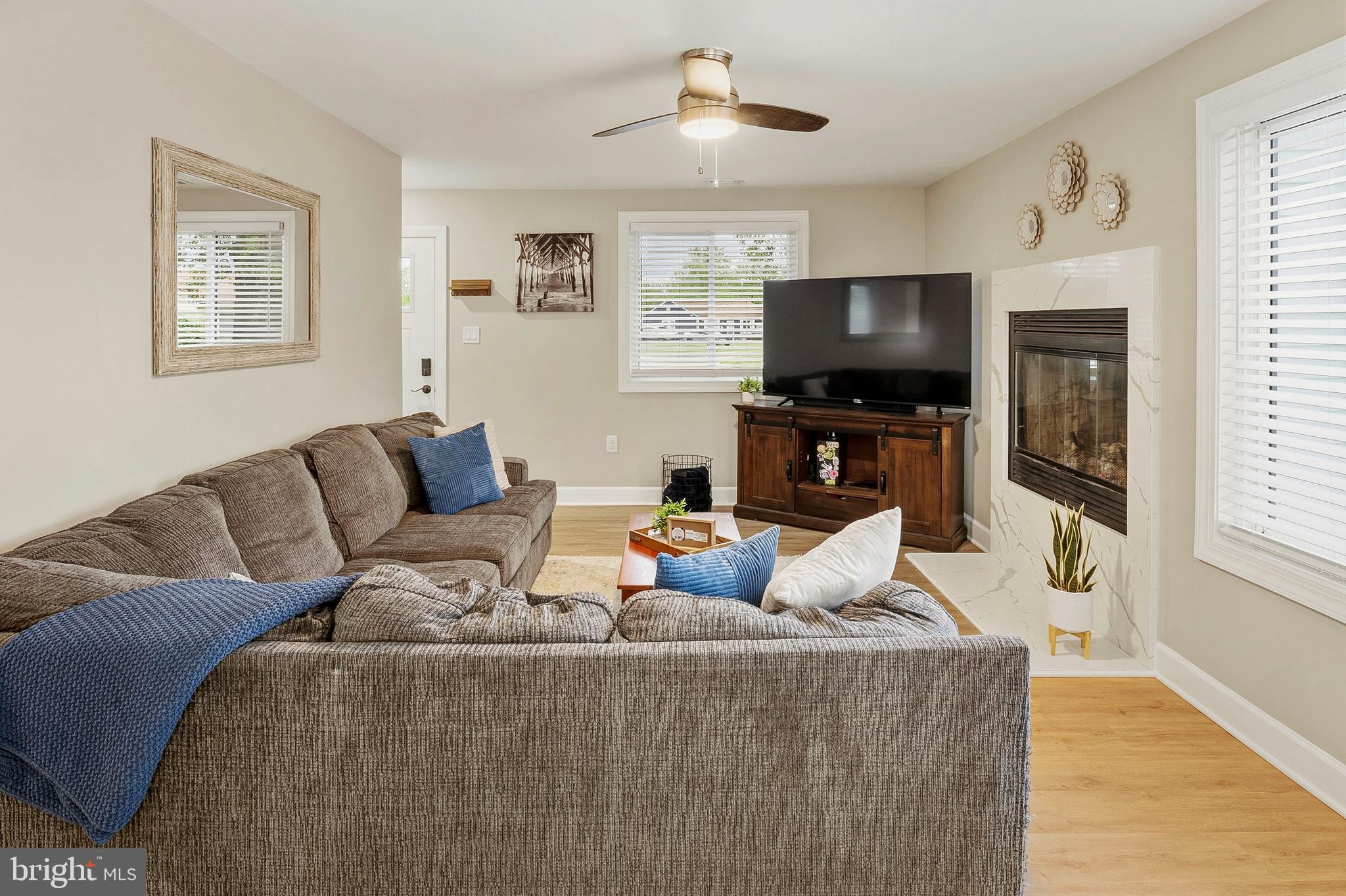 1825 Maltravers Road Glen Burnie, MD 21060 - Photo 4 of 22 Living Room