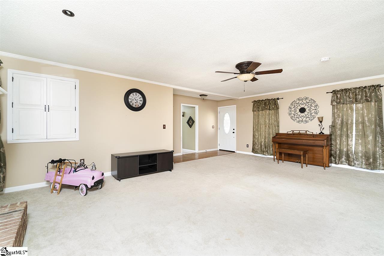 184 Mt Lebanon Church Road Greer, SC 29651 - Photo 6 of 36