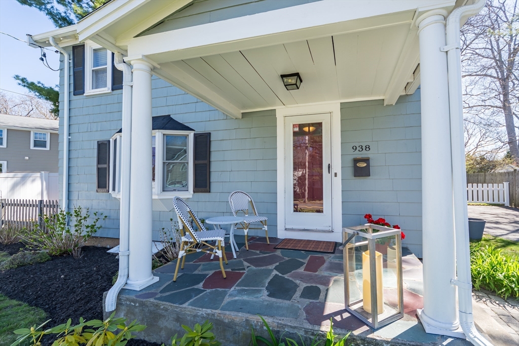 938 Webster Street Needham, MA 02492 - Photo 2 of 19 Gallery Image 2