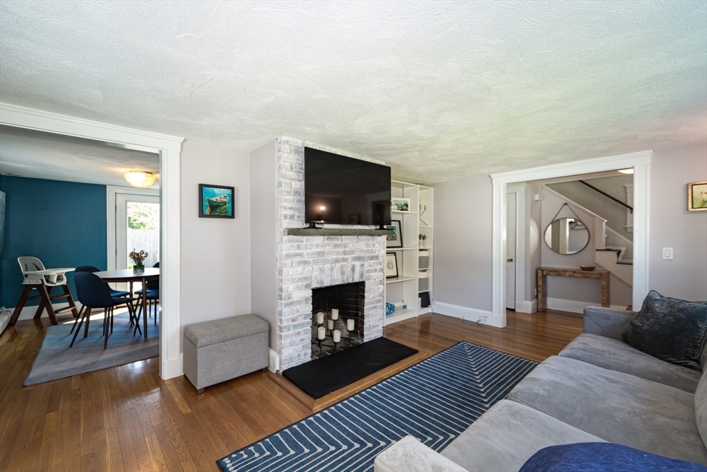 938 Webster Street Needham, MA 02492 - Photo 5 of 19 Gallery Image 5